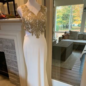 City Studio Dress Size 7 White and Gold Formal Prom